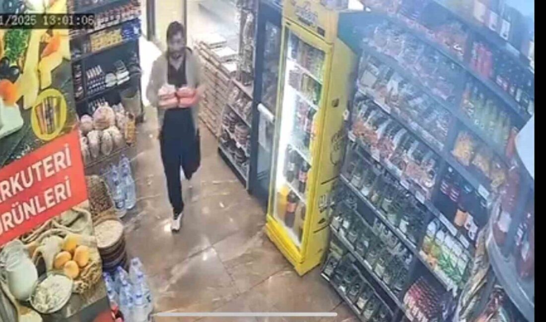 Kontrolden çıkan cip şarküteriye daldı: Kıl payı kurtuluş kamerada Kocaeli’nin Çayırova ilçesinde kontrolden çıkan SUV tipi araç, cadde üzerindeki