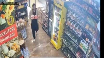 Kocaeli’nin Çayırova ilçesinde kontrolden çıkan SUV tipi araç, cadde üzerindeki