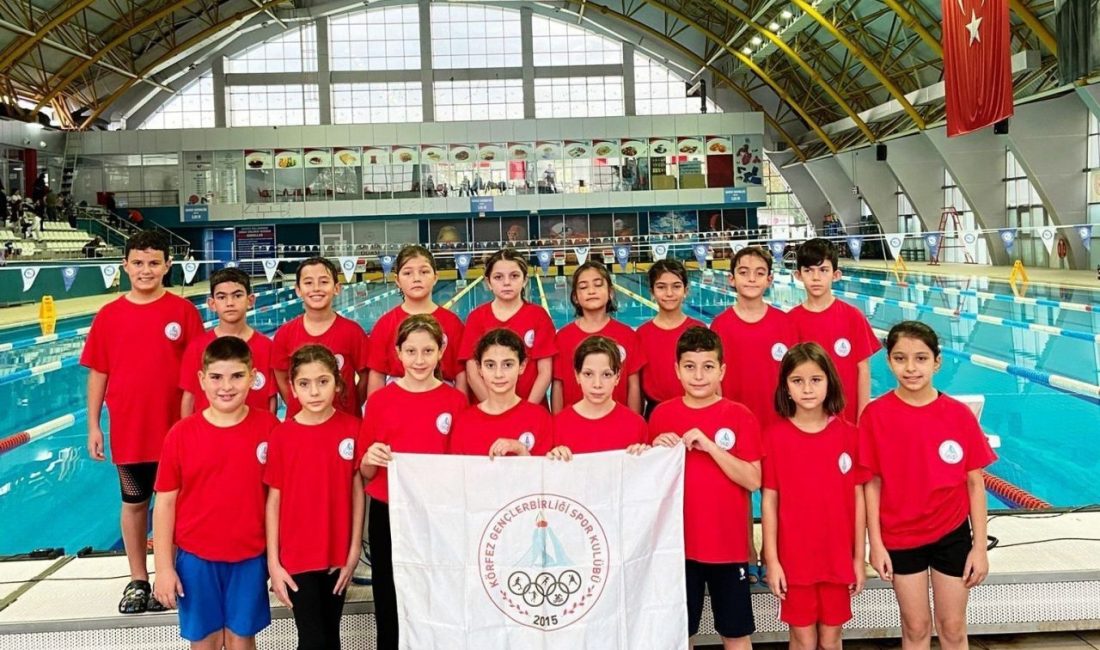 Körfez Gençlerbirliği Spor Kulübü yüzme takımı, Sakarya’da düzenlenen Cumhuriyet Bayramı