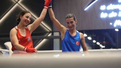 Milli boksör Ayşen Taşkın, Suudi Arabistan’ın başkenti Riyad’da düzenlenen 6.