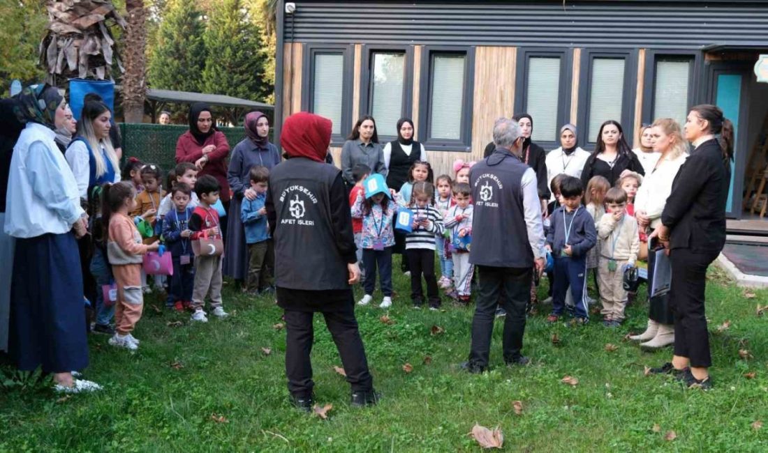 Minikler hem deprem çantası hazırladı hem “çök-kapan-tutun” yaptı Kocaeli’deki Lokomotif Çocuk Köyü’nde, afet bilincini artırmak amacıyla çocuklar ve