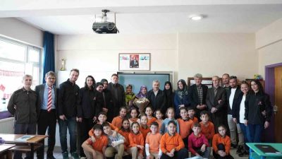 Düzce Belediyesi, Kaynaşlı İlkokulu’nda görev yapan görme engelli öğretmen Sabri