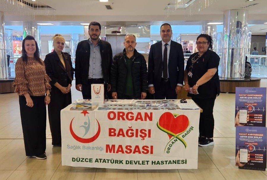 DÜZCE(İHA) –Düzce İl Sağlık Müdürlüğü tarafından açılan stantta organ bağışına