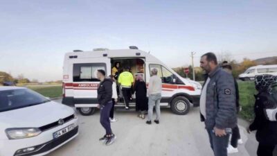 Sakarya’nın Kaynarca ilçesinde otomobil ile motosikletin çarpışması neticesinde meydana gelen