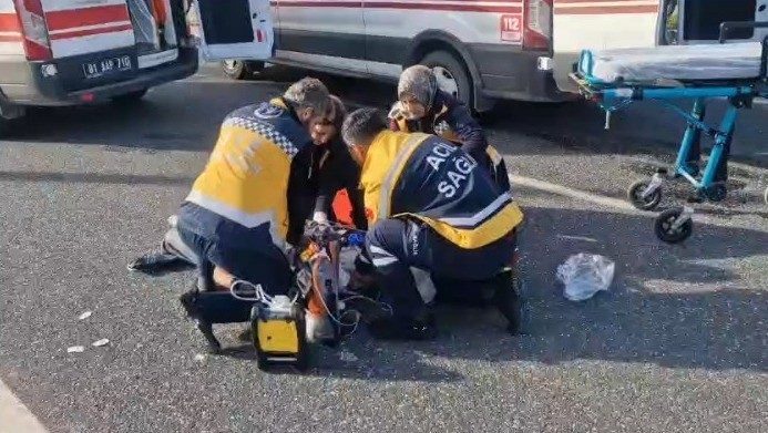 Otomobilin çarptığı yaşlı adam hayatını kaybetti Düzce’de yolun karşısına geçmeye çalışırken otomobilin çarptığı yaşlı adam hayatını