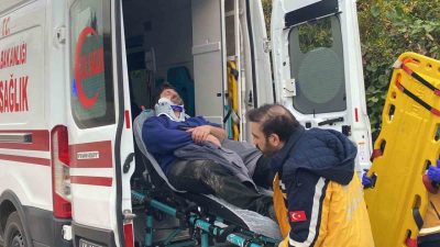 Kocaeli’nin Körfez ilçesinde panelvan ile çarpışan motosikletli yere savrularak yaralandı.