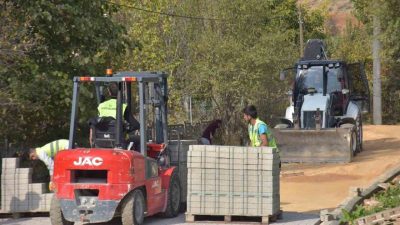 Bilecik Belediyesi tarafından Pelitözü Mahallesinde gerçekleştirilen kilit parke taşı çalışmasıyla