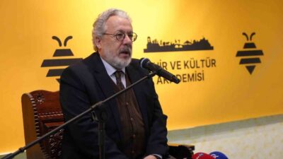 Kastamonu Öğretmen Akademilerinin açılış dersini veren Prof. Dr. Mahmud Erol