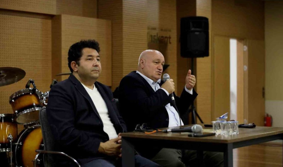 Prof. Dr. Taşağıl, Sakarya’da erken dönem Türk devletlerini anlattı Sakarya’da düzenlenen Büyükşehir Akademi Güz Dönemi dersleri Tarih Atölyesi ile