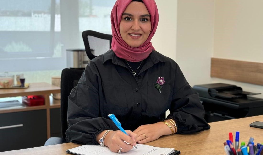 Psikolog Yılmaz: “Sosyal medya benlik algımızı fark etmeden şekillendiriyor” Sakarya Büyükşehir Belediyesi Sosyal Gelişim Merkezi (SGM) Aile ve Çocuk