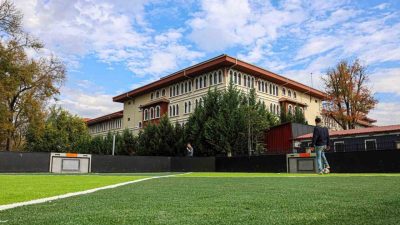 Sakarya Büyükşehir Belediyesi’nin özellikle çocukların ilgisini çekecek olan DJ kabini,