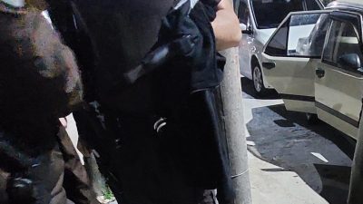 Sakarya’nın Akyazı ilçesinde polis ve bekçi ekipleri tarafından gerçekleştirilen trafik