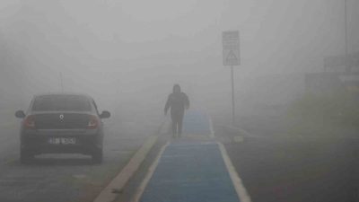 Sakarya’da sabah saatlerinde etkili olan sis, şehrin birçok noktasını etkisi