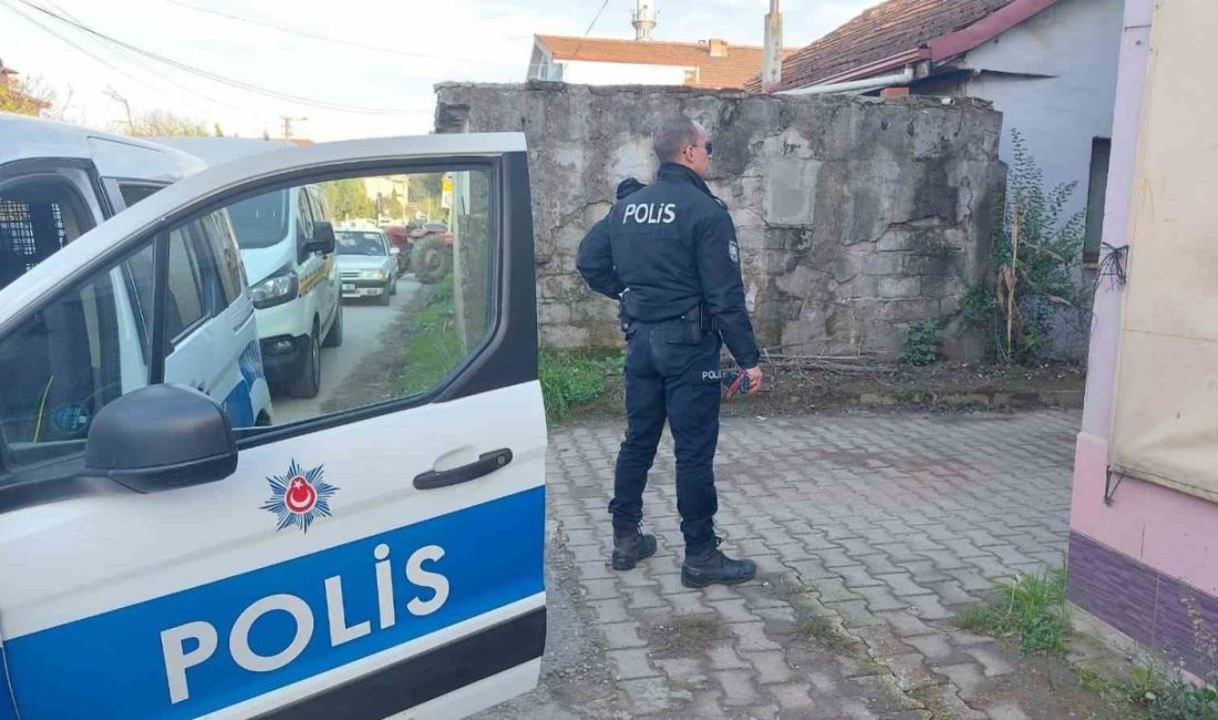 Sakarya’da uyuşturucu operasyonu: 1 gözaltı Sakarya’nın Akyazı ilçesinde polis ekiplerince bir eve düzenlenen operasyonda çeşitli