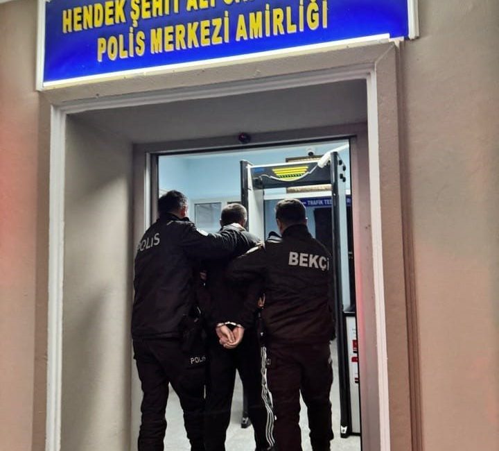 Sakarya’da uyuşturucu ve aranan şahıslara yönelik operasyon 14 Kasım tarihleri arasında polis ekiplerince gerçekleştirilen operasyonlarda 121,8 gram