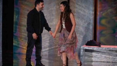 Kocaeli Şehir Tiyatroları’nın hafızaya, aşka ve zamana dokunan yeni oyunu