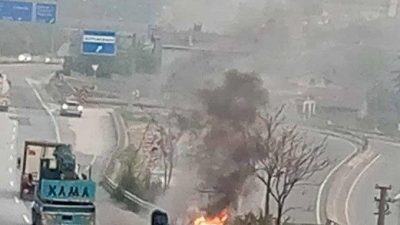 Sakarya’nın Pamukova ilçesi D-650 kara yolunda seyir halindeyken alev alan