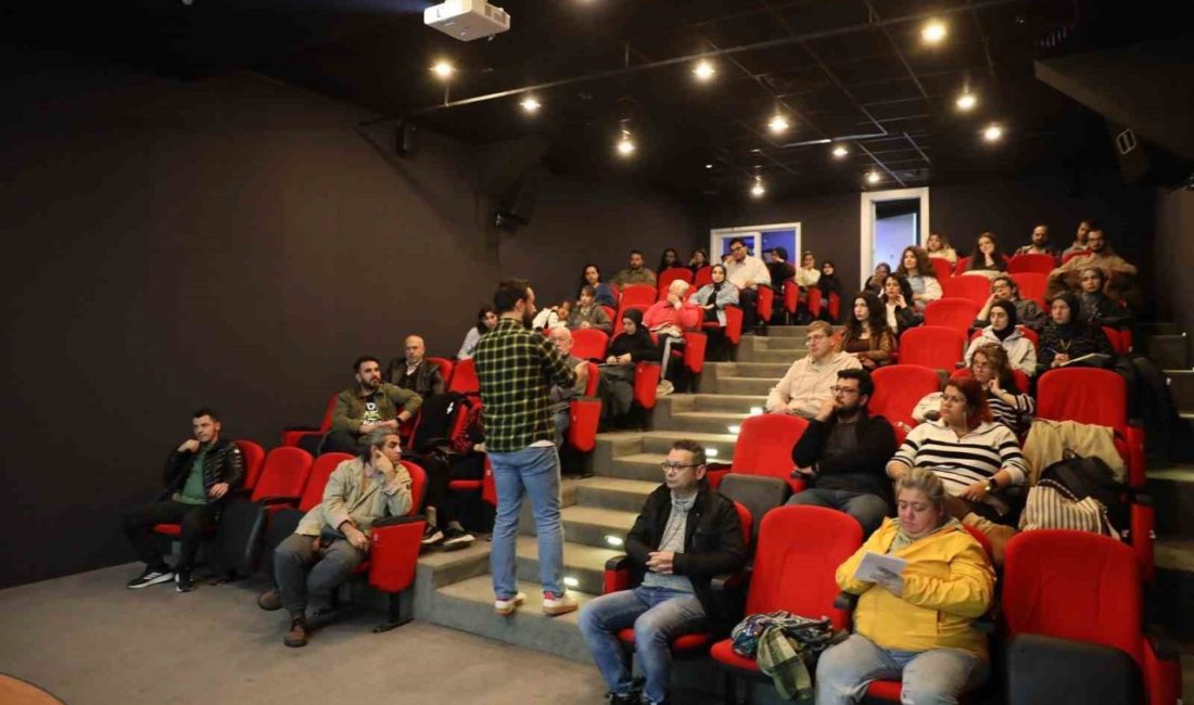 Sinema Atölyesi, sinemaseverleri bir araya getirdi Sakarya Büyükşehir Belediyesi, Büyükşehir Akademi Güz Dönemi çerçevesinde düzenlenen Sinema