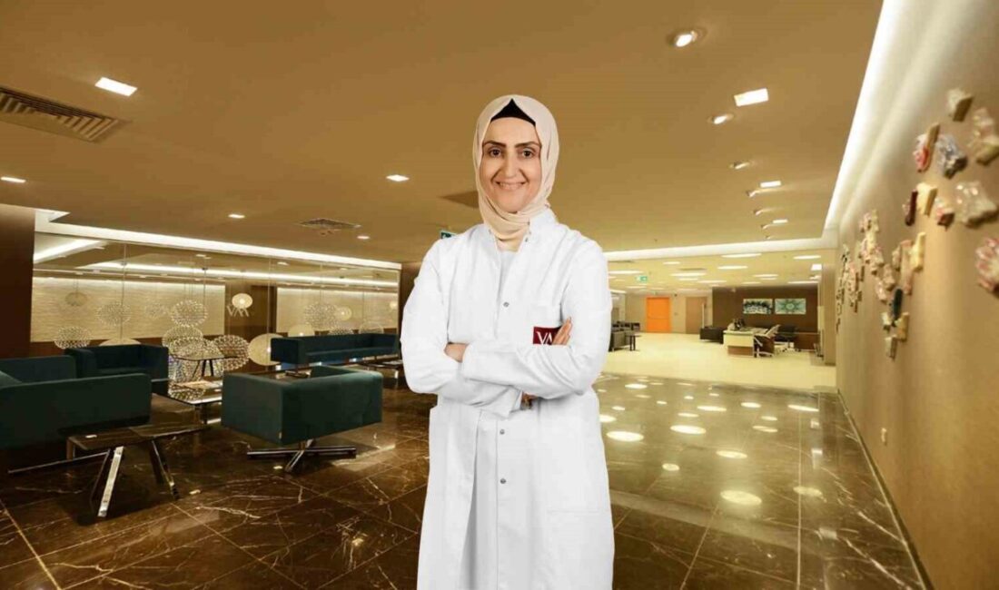 “Skolyoz ergenlikte hızla ilerleyebiliyor” Skolyozun özellikle ergenlik döneminde hızla ilerleyebildiğine dikkati çeken Fiziksel Tıp