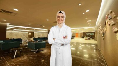 Skolyozun özellikle ergenlik döneminde hızla ilerleyebildiğine dikkati çeken Fiziksel Tıp