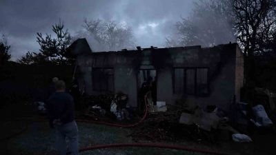 Kastamonu’nun Devrekani ilçesinde sobayı yakmak için benzin döken şahıs, sobanın