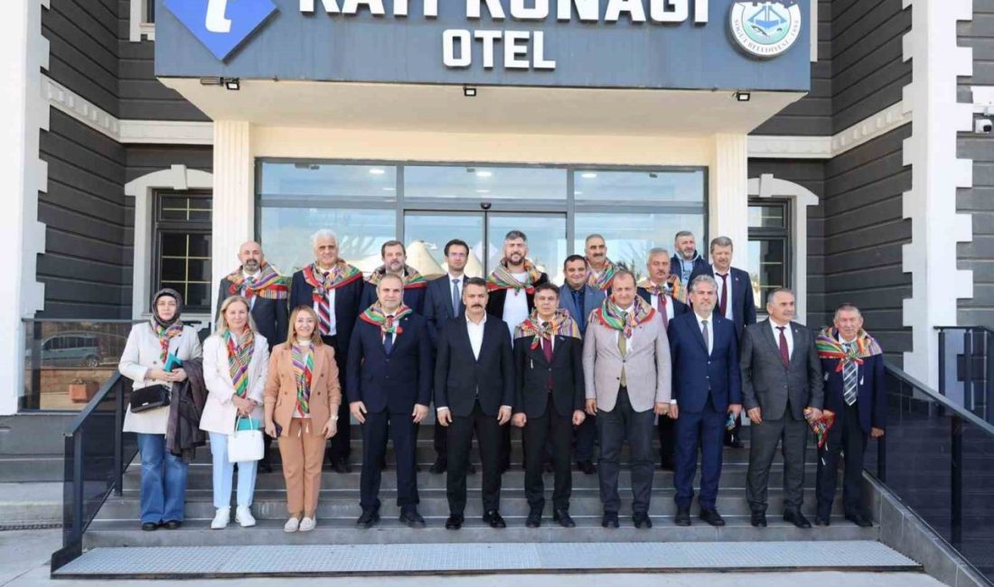 Söğüt, İpekyolu Belediyeler Birliği toplantısına ev sahipliği yaptı Söğüt, bu yıl İpekyolu Belediyeler Birliği toplantısına ev sahipliği yaptı.