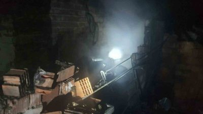 Bilecik’in Söğüt ilçesinde, kimsenin olmadığı bir evde çıkan yangın itfaiye