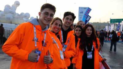 SUBÜ Spor Etkinlik Gönüllüleri Topluluğu üyesi öğrenciler, 47’nci İstanbul Maratonu’nda