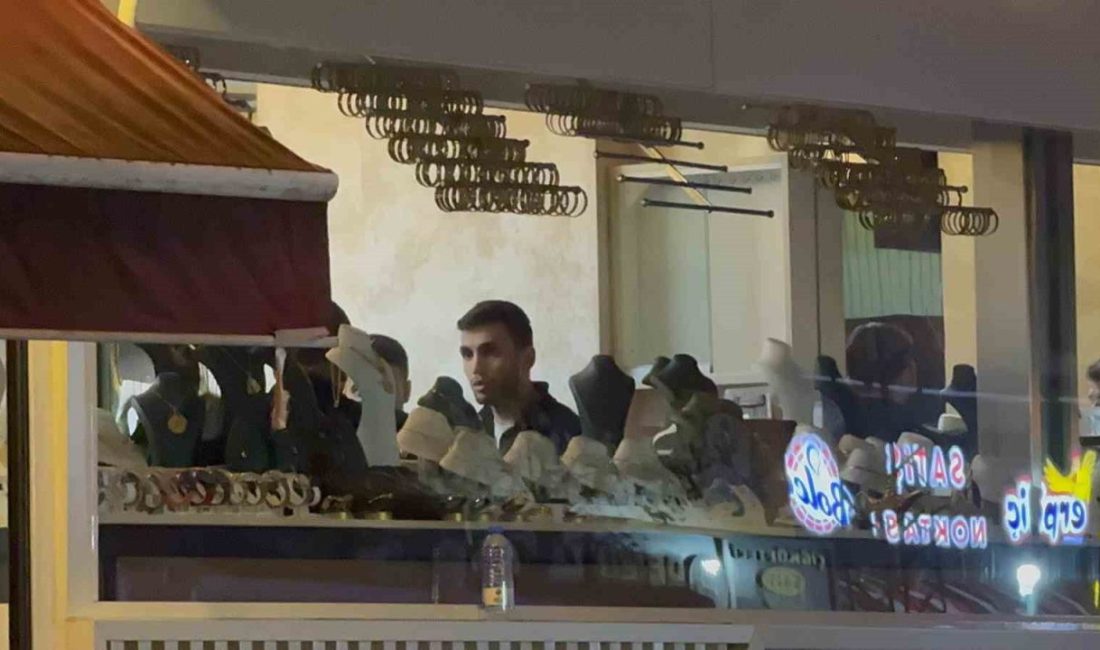 Kocaeli’nin Gebze ilçesinde devrilerek 4 kişiye mezar olan binaya yaklaşık