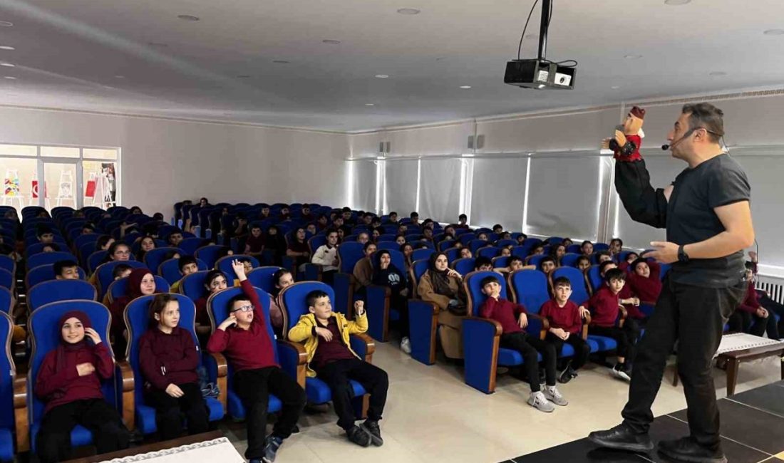 Sakarya Büyükşehir Belediyesi’nin Kasım kültür sanat takvimi çerçevesinde Taraklı’da sahnelenen