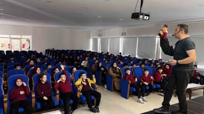 Sakarya Büyükşehir Belediyesi’nin Kasım kültür sanat takvimi çerçevesinde Taraklı’da sahnelenen