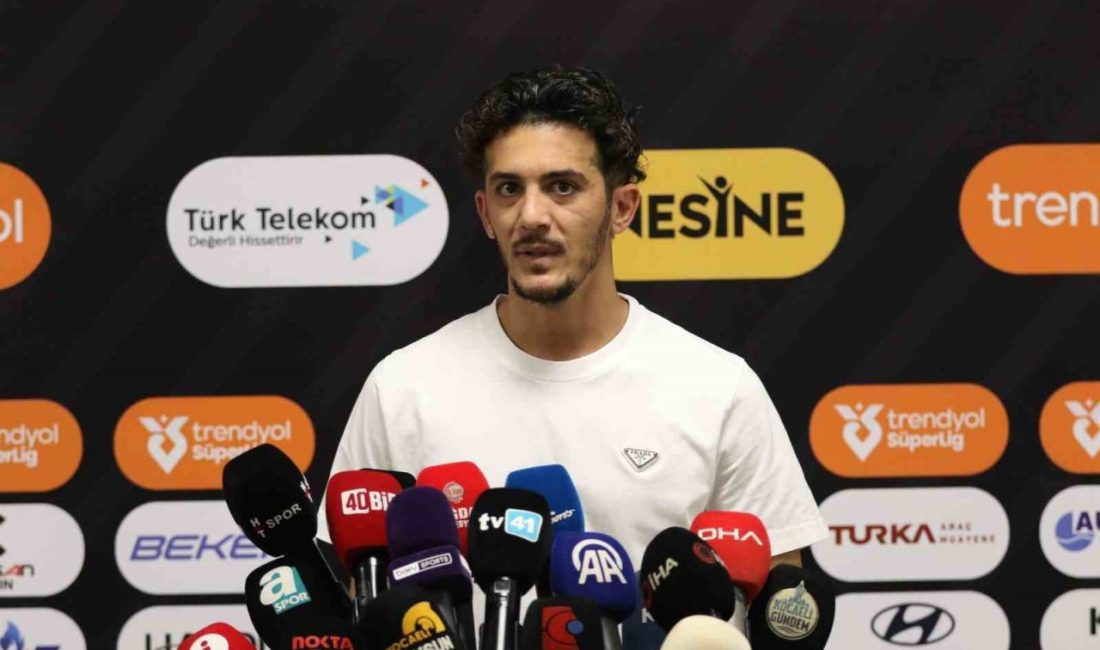 Tayfur Bingöl: “Ajax’ın başaramadığını başardık” Kocaelisporlu oyuncu Tayfur Bingöl, Galatasaray galibiyetinin ardından yaptığı açıklamada, “Tarihi