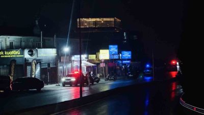 Sakarya’nın Serdivan ilçesinde tekel bayisine bir araç içerisinden silahla ateş