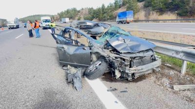 TEM Otoyolu’nun Bolu geçişinde Cankurtaran mevkiinde otomobille kamyonun çarpışması sonucu