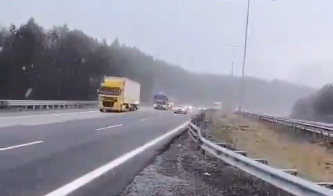 TEM Otoyolu’nun Bolu geçişinde, Gerede ilçesi Cankurtaran mevkiinde kar yağışı