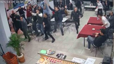 Düzce(İHA) – Düzce Trabzonlular Derneği’nde bir araya gelen Trabzonspor taraftarları,