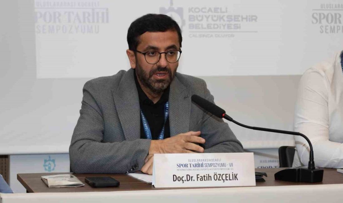 “Türkiye’de yelken sporu için en ideal yer İzmit Körfezi’dir” Kocaeli’de spor tarihinin ele alındığı sempozyumda yelken sporu hakkında konuşan