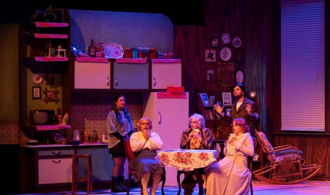 Kocaeli Büyükşehir Belediyesi Şehir Tiyatroları (KŞT), “Üç Jokerli Konken” adlı