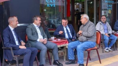 Bilecik Valisi Faik Oktay Sözer, kent merkezinde vatandaşlarla bir araya