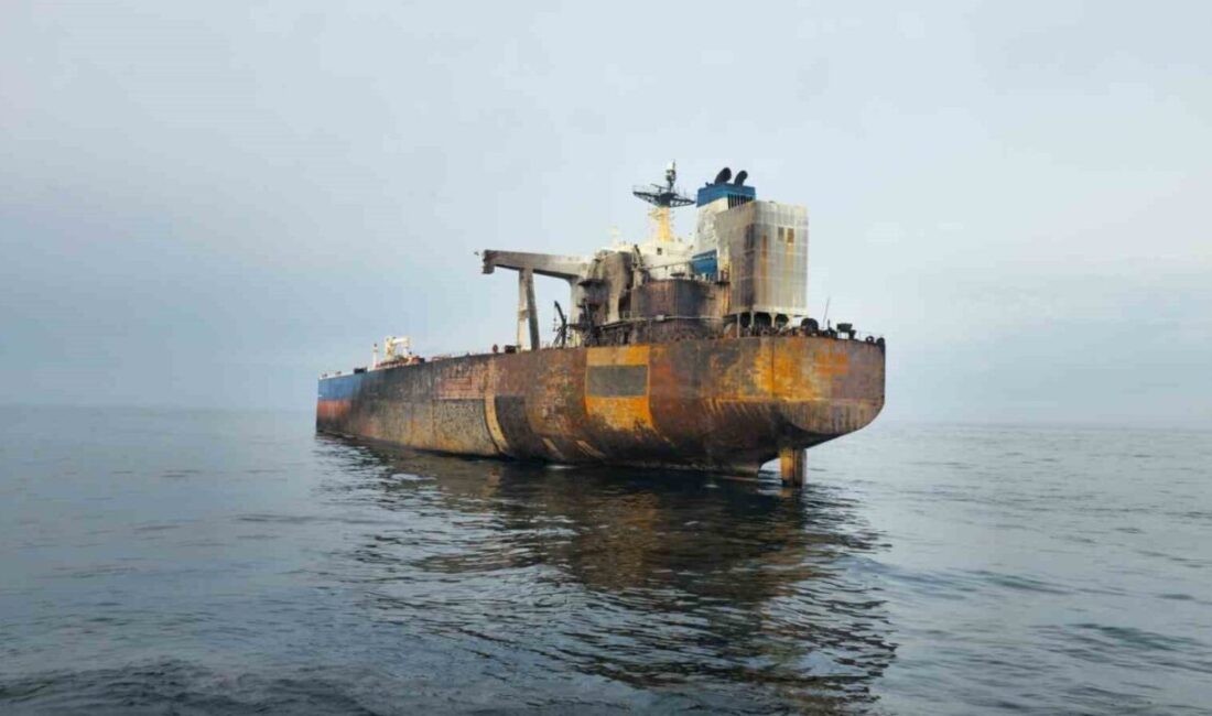 Kocaeli’nin Kandıra ilçesi Kefken açıklarında, “VIRAT” isimli diğer bir tankerle