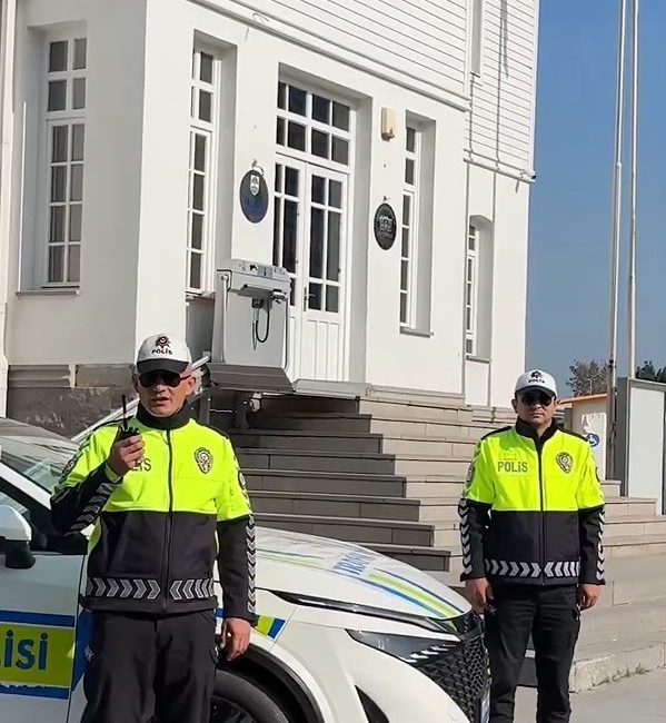 Yalova Emniyeti’nde KETUM kullanılmaya başlandı ASELSAN tarafından geliştirilen Kriptolu Emniyet Telsiz Muhabere Sistemi (KETUM) Yalova