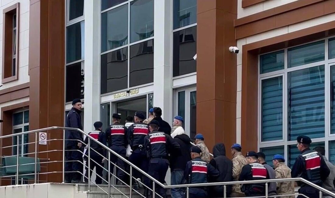 Yalova’da iş yeri kurşunlanma olayında 1 tutuklama Yalova’da Kirazlı Sanayi Sitesi’ndeki bir iş yerinin kurşunlanmasıyla ilgili gözaltına