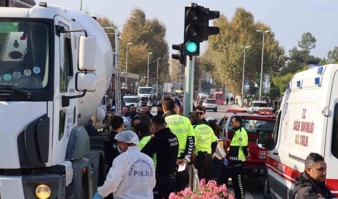 Yalova’da mikserin altında kalan yaşlı kadın feci şekilde can verdi Yalova’da trafik ışıklarda beton mikserinin altında kalan yaşlı kadın hayatını