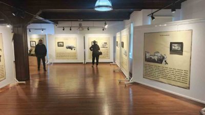 Ressam Sevgi Atamış’ın Yalova’nın tarihi mimarisini resmettiği eserlerin yer aldığı