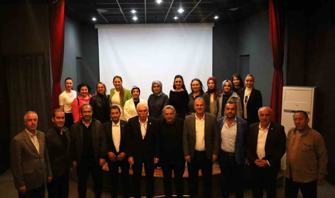 “Yeşil Akıl Buluşmaları: Birlikte Sıfır Atık” programlarının ilki OSM’de gerçekleştirildi Sakarya Büyükşehir Belediyesi ile SAÜ iş birliğiyle düzenlenen “Yeşil Akıl