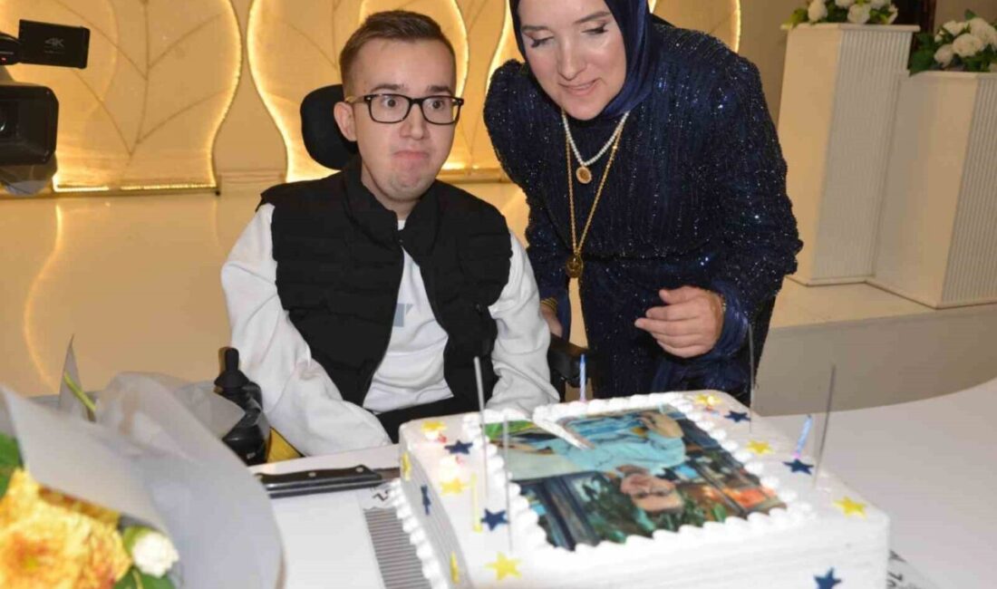 Sakarya’nın Akyazı ilçesinde 23 yıldır kas hastalığıyla mücadele eden Halilcan