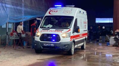 Kocaeli’nin İzmit ilçesinde çalışma esnasında bir işçi dengesini kaybederek 3