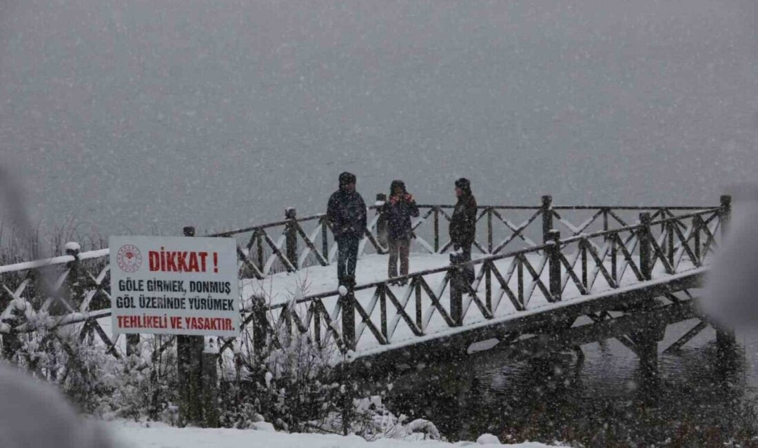 Abant Gölü Milli Parkı’nda kış güzelliği Bolu’nun doğal güzellikleriyle ünlü Abant Gölü Milli Parkı, kar yağışının