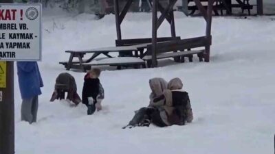 Bolu’nun doğal güzellikleriyle ünlü Abant Gölü Milli Parkı, kar yağışının