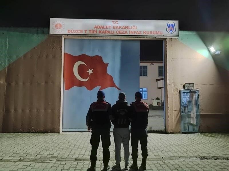 DÜZCE(İHA) – Düzce İl Jandarma Komutanlığına bağlı ekipler tarafından aranan